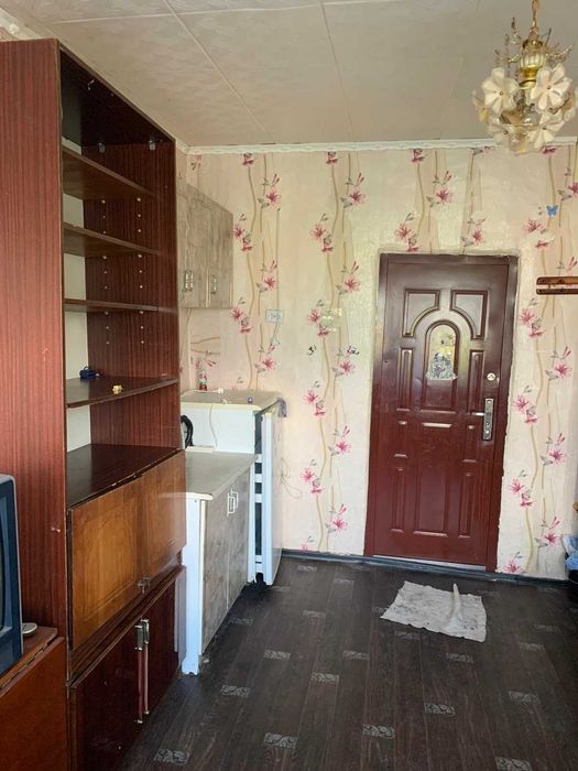 Продам 1-кімнатну гостинку, 10 хв. від м. Індустріальна (Пролетарська)
