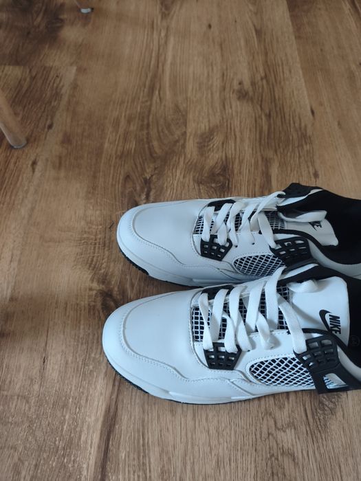 Sprzedam buty męskie rozmiar 44.