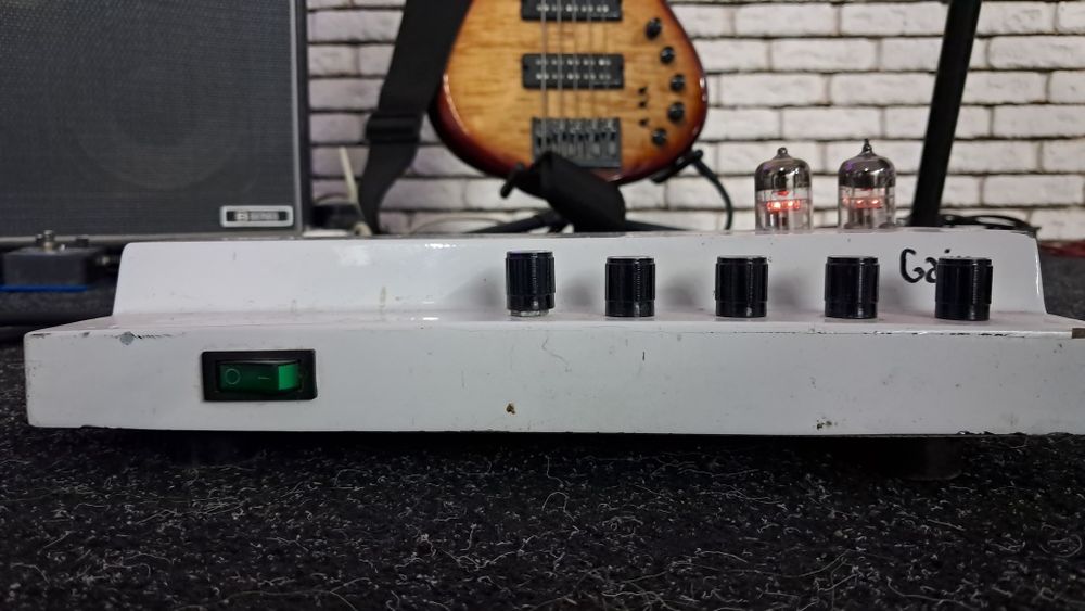 Преамп басовий, ламповий