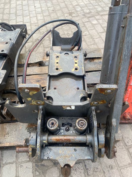 Zaczep dolny typu hitch claas arion