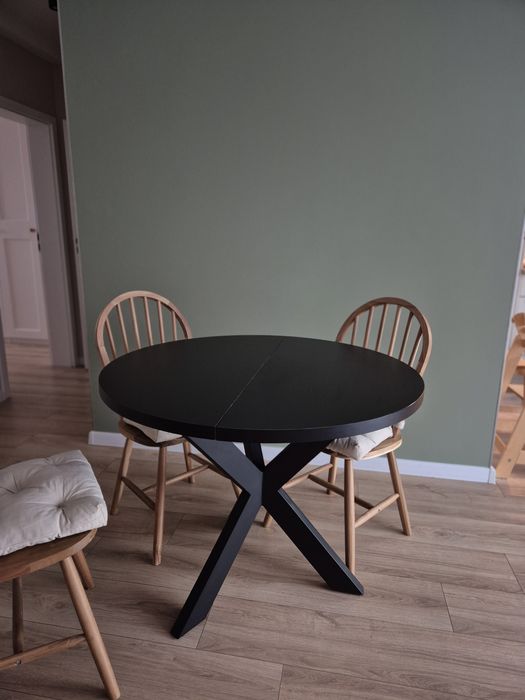 Okrągły rozkładany stół ARON