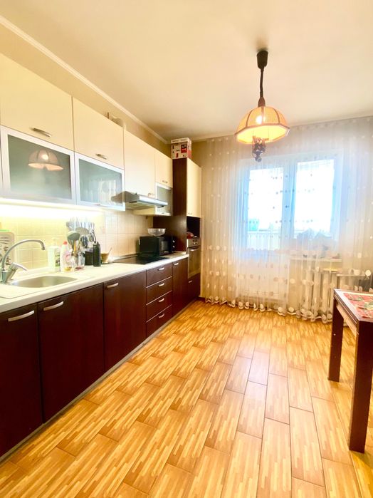 Без комісіі. Продам 1к, Милославська 4