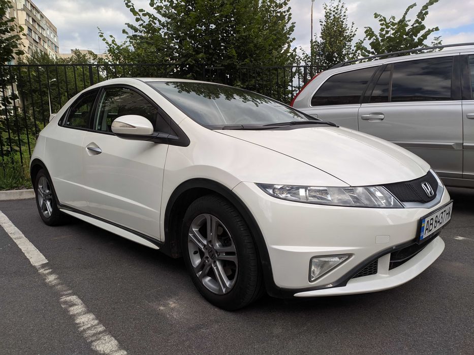 Honda Civic 5D 2011 в оригінальному обвісі Grand Prix