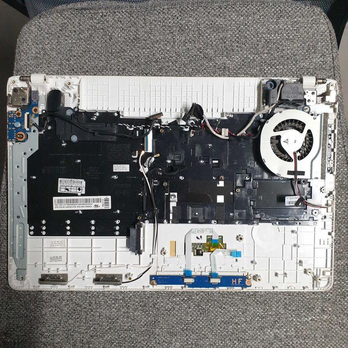 bateria samsung NP270E suporta + 7h00, restantes peças sob consulta