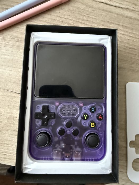 R36S консоль / емулятор / геймпад