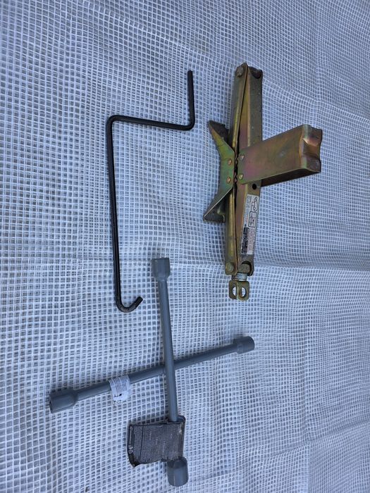 Honda CRV lewarek podnośnik samochodowy klucz wysyłka olx