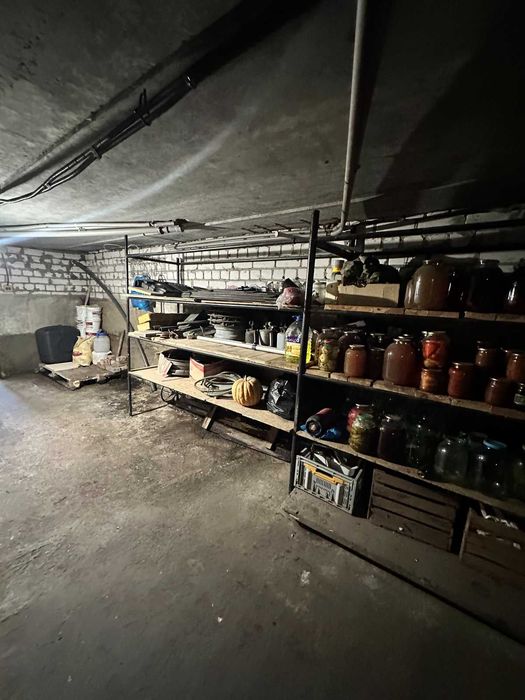 Продаж двокімнатної квартири на молодіжному з прибудованою комерцією