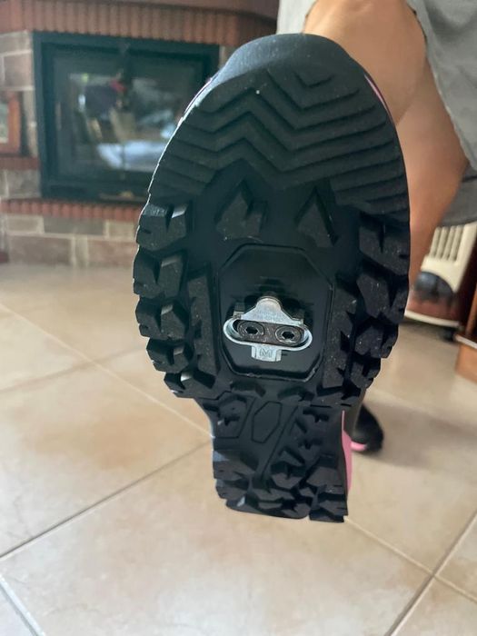 Sapatilhas de mulher para cycling, da Mítical, como novas, pretas rosa