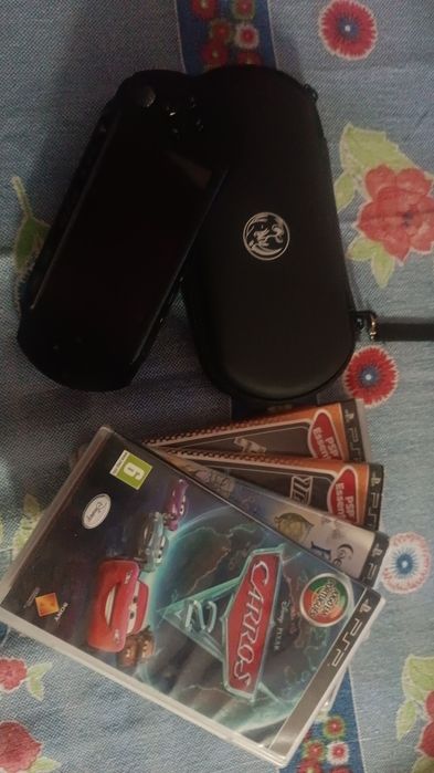 Sony PlayStation 2000 Portable (PSP)