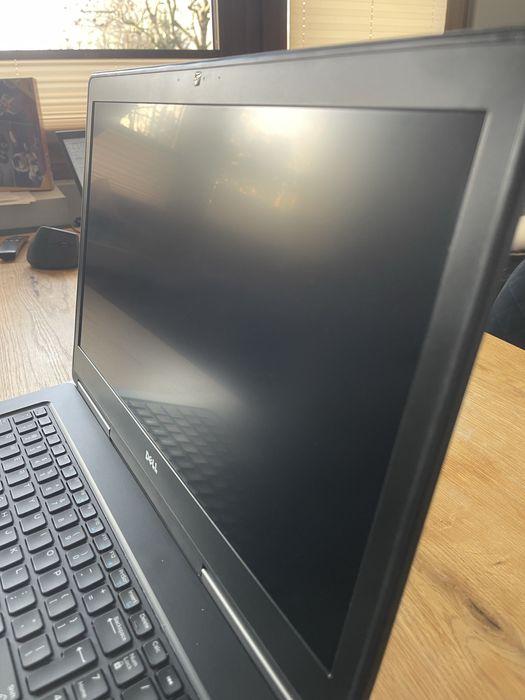 Dell Precision 7710 i7-6920HQ 32GB 256+512 SSD Quadro M5000M Win11Pro