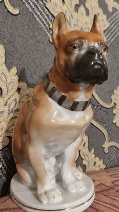 Собака из фарфора! Статуэтка.