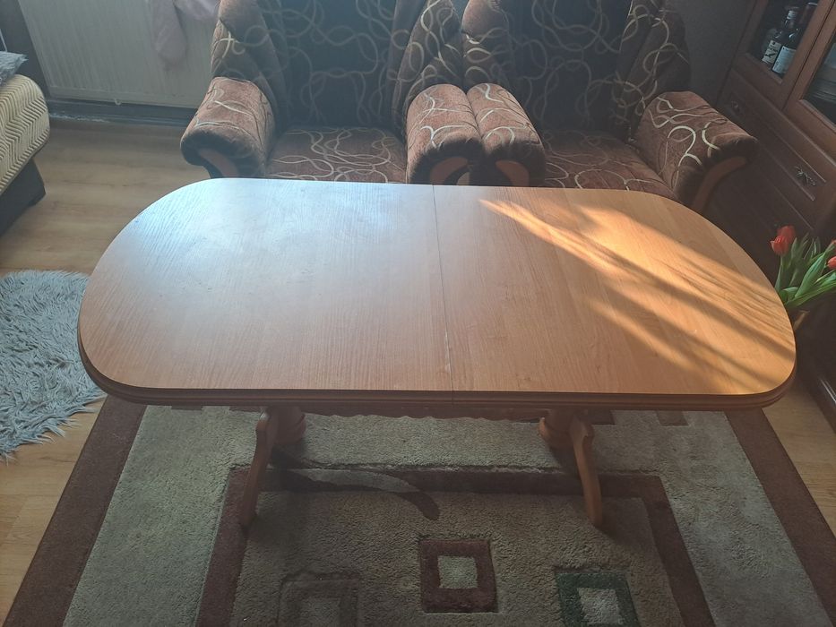 Ława do salonu 140 na 70 cm przed rozłożeniem