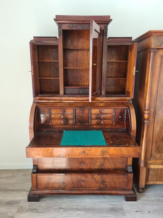 Sekretarzyk oraz szafa Biedermeier