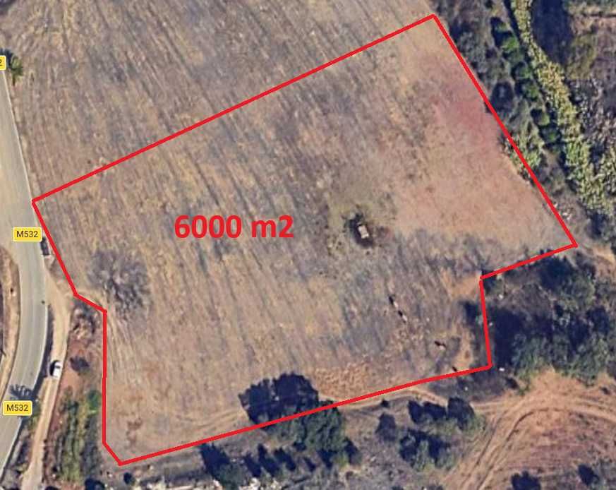 Arrenda-se Terreno/Espaço - Mexilhoeira Grande, Portimão