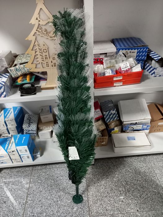 Árvore de Natal 55x120cm - 135 Leds Integradas e Fácil Armação