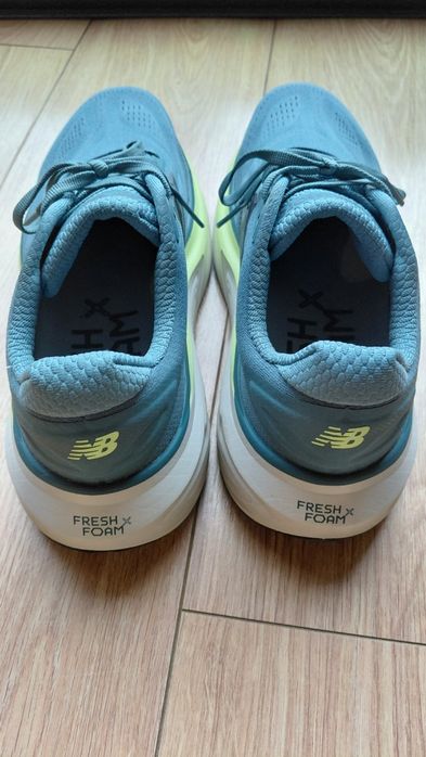 New Balance Fresh Foam X More V6