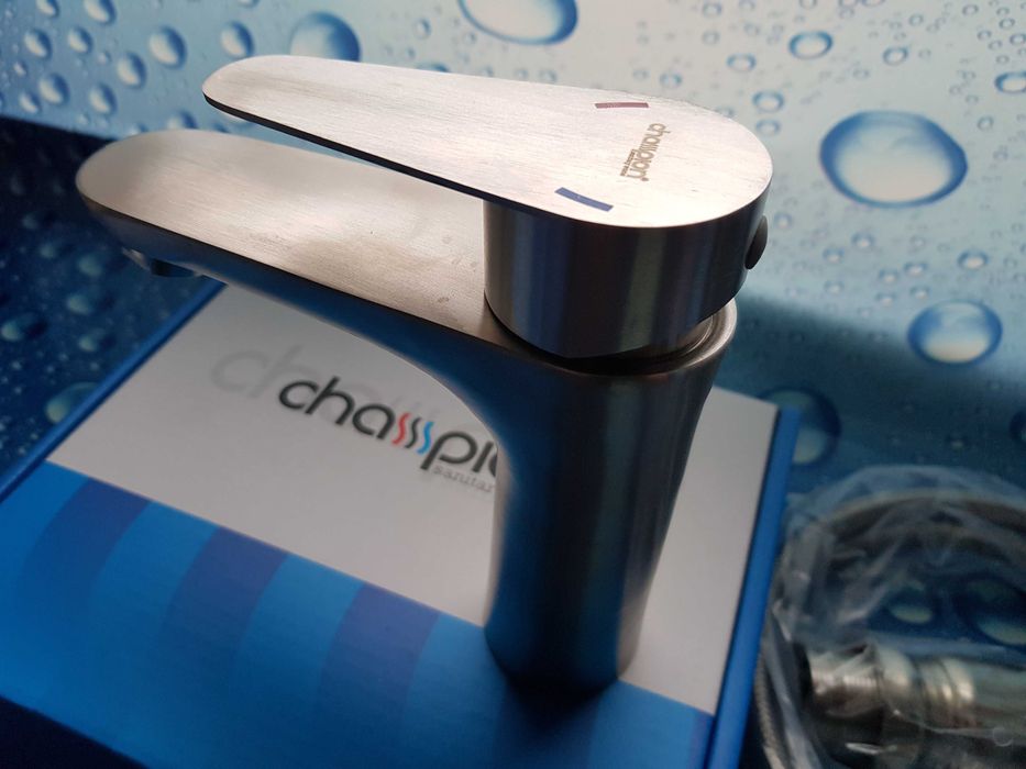 Смеситель змiшувач для умывальника с нержавейки Champion Neo 001