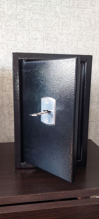 Сейф металевий 20×30