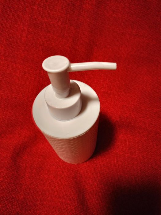 Дозатор для жидкого мыла,моющего