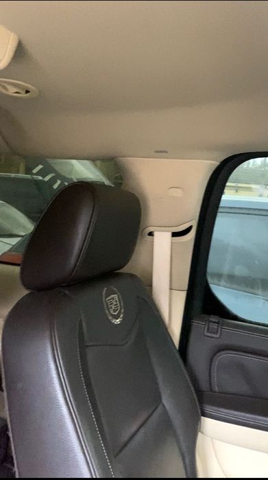 Авто Cadillac Escalade ESV 2007 года