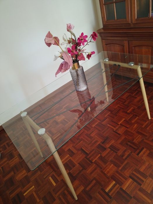 Mesa de vidro para sala de jantar