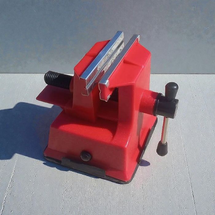 Brinquedo, torno com caixa.