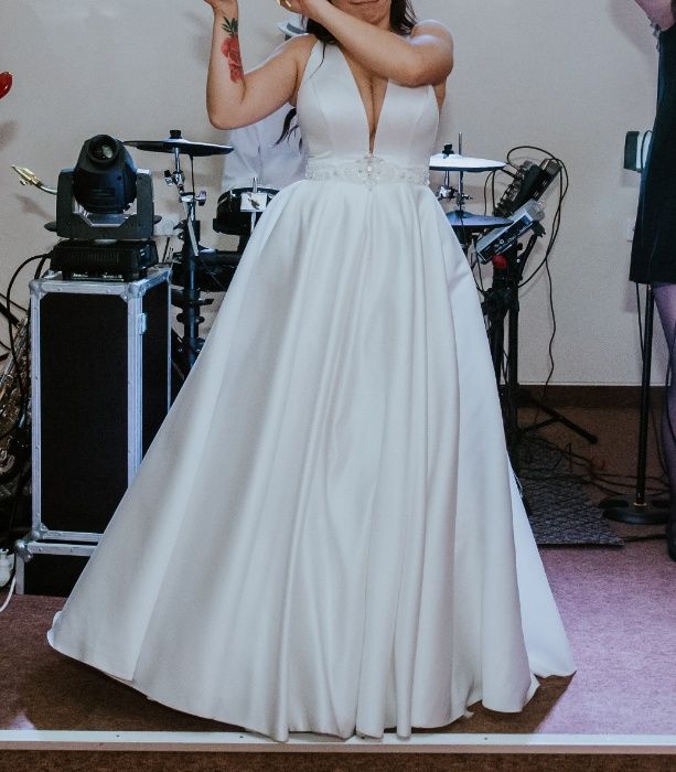 suknia ślubna elegancka