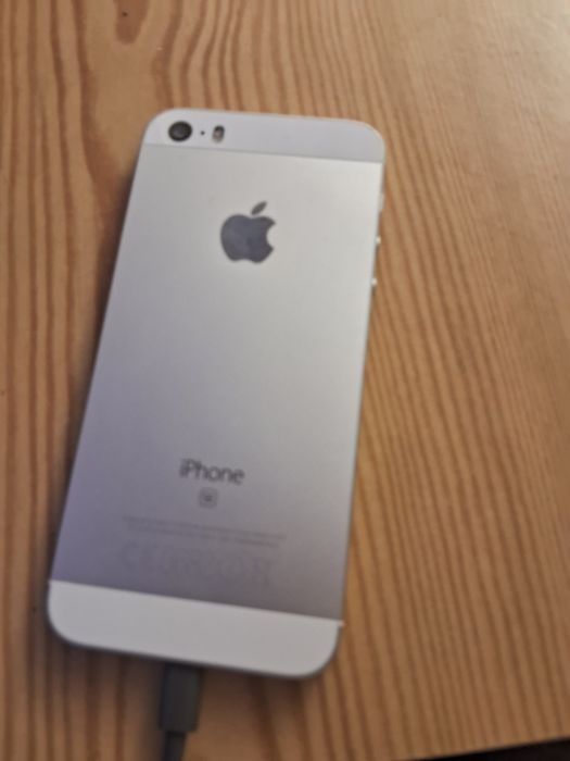 Telemovel Iphone se 2016