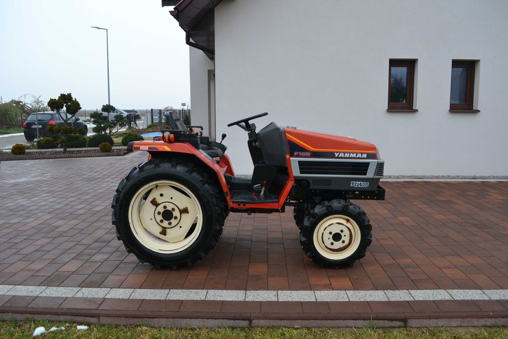 Traktorek japoński mini traktor Hinomoto Kubota