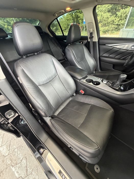 Infiniti Q50 2015г 3.5 Hybrid 141т км.