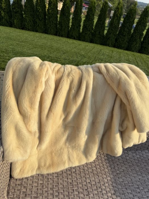 Futro naturalne z grzbietow norek, rozm. M-L