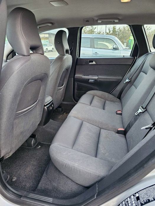 Терміново продам надійний Volvo v50 1.6D