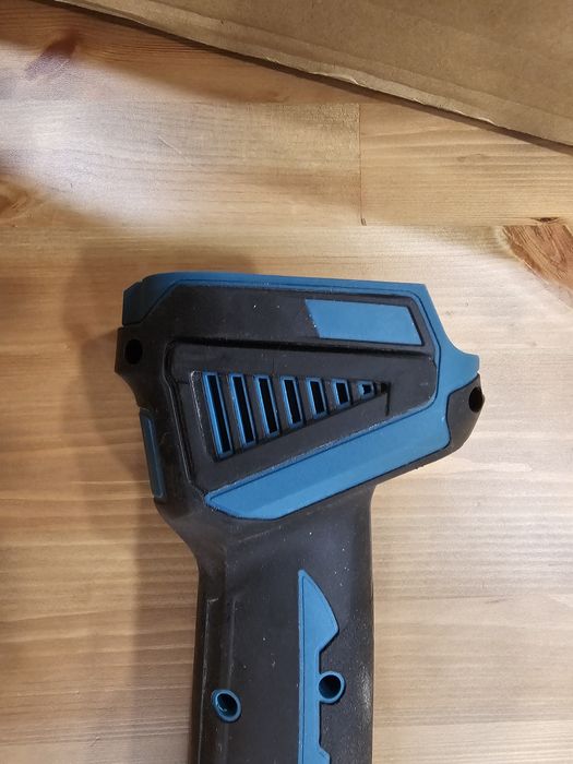 Makita DGA404 Nova