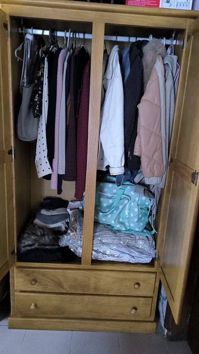 Armário de roupas em cerejeira  ( usado como novo )