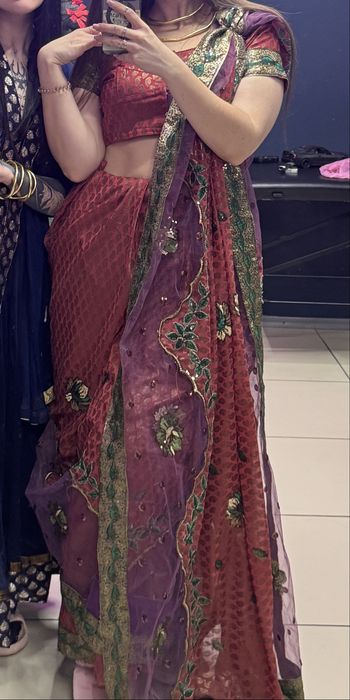 Сарі, індійський костюм, чолі, прикраси