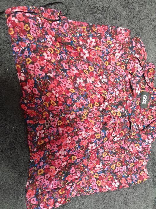 Bluzka damska z guziczkami