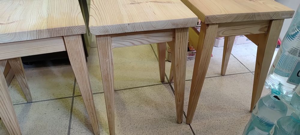 Taboret drewniany