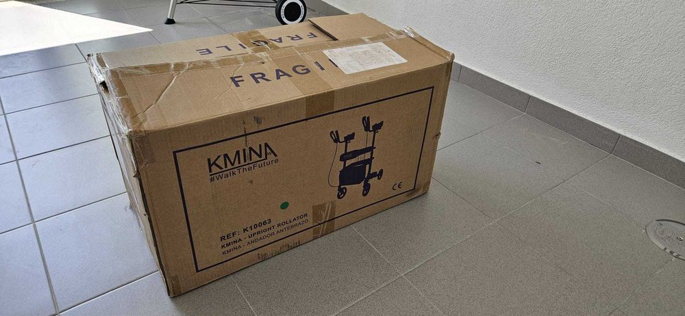 Andarilho/Andador KMINA com apoio de braços, assento e travões — Novo