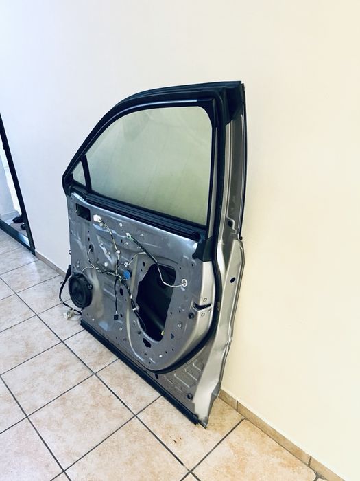 Дверь на Toyota Rav 4