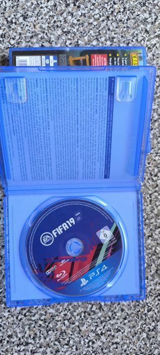 Crash nsane trilogy/Fifa 19 PlayStation 4