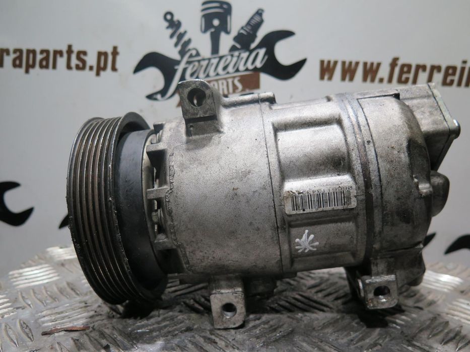Compressor De Ar Condicionado Renault Clio Iv Ref: 926002352R