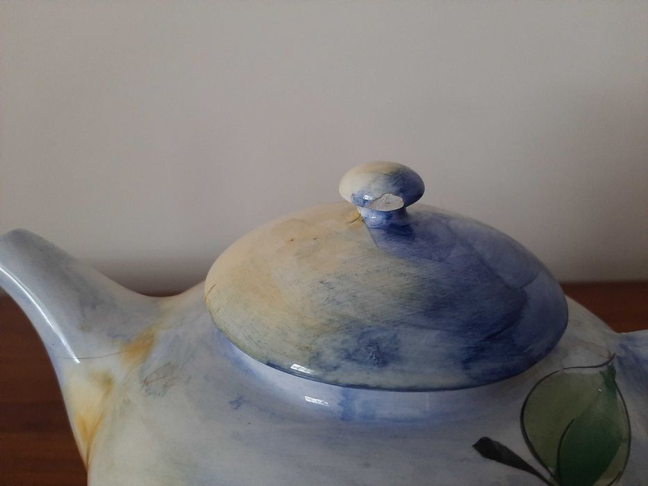 Bule em faiança pintado à mão marca Farval