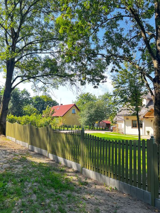 Ogrodzenie sztachetowe na podmurówce