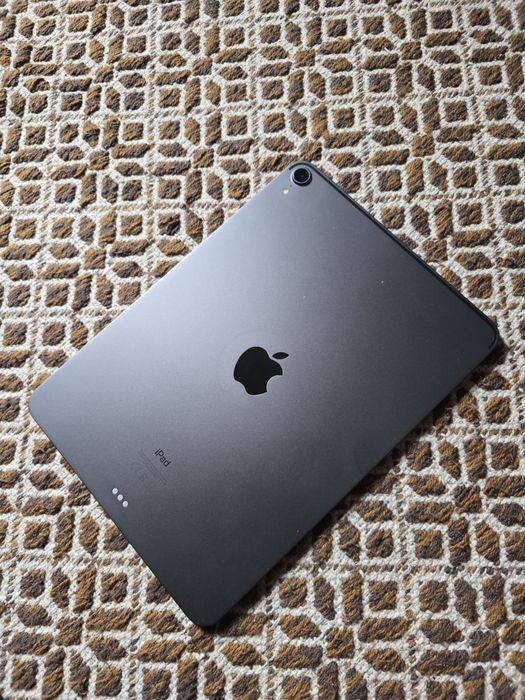 Ipad pro 1st gen 10.5(a1934) 64gb
