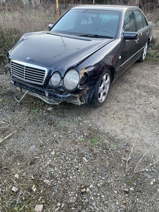 Мерседес-Бенс w 210  Е 300