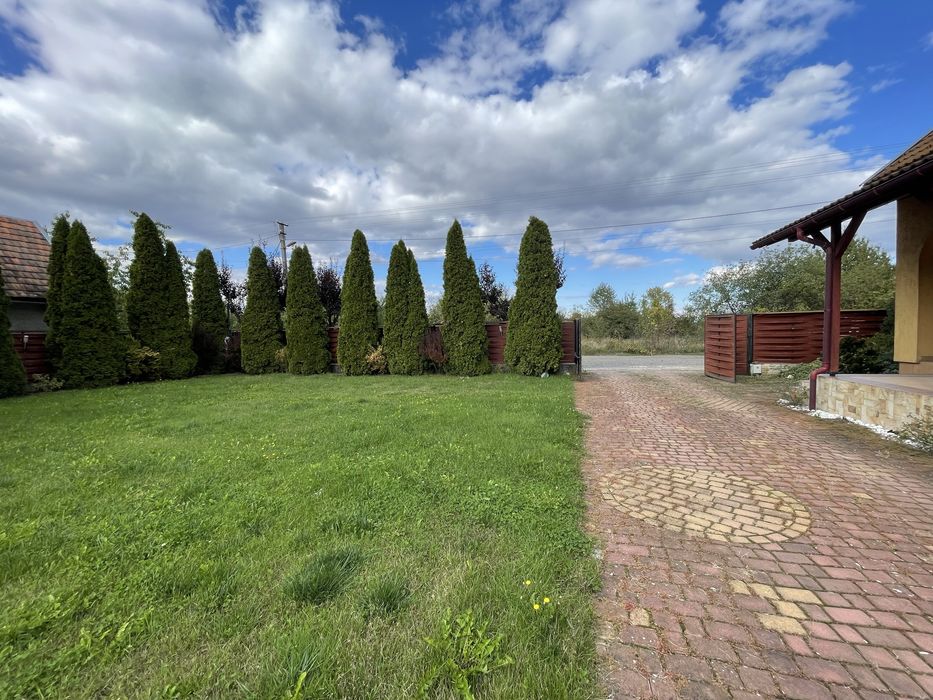 Продаж будинку в с. Великі Береги, 233 м. із сонячною системою панелей