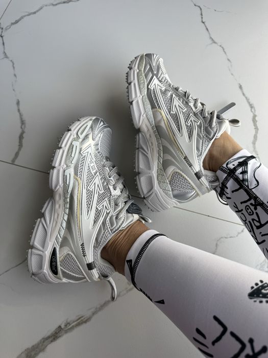 Off-White Be Right Back White Silver
