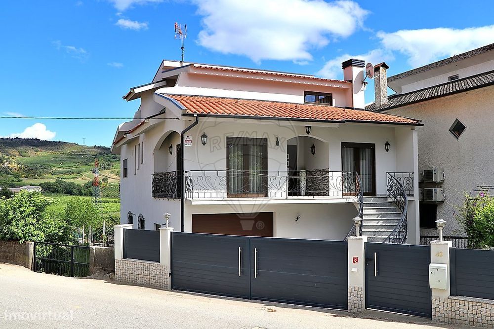 Moradia T4 para venda
