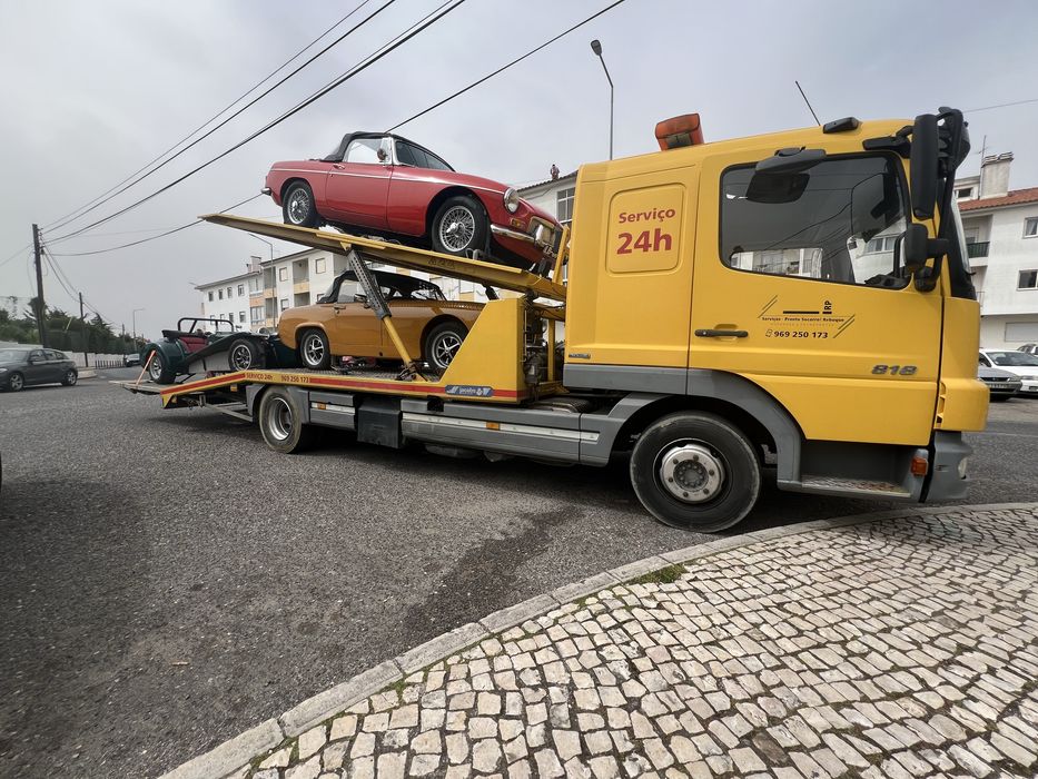 Transportes contentor plataform. E Serviços de Pronto Socorro Reboque.