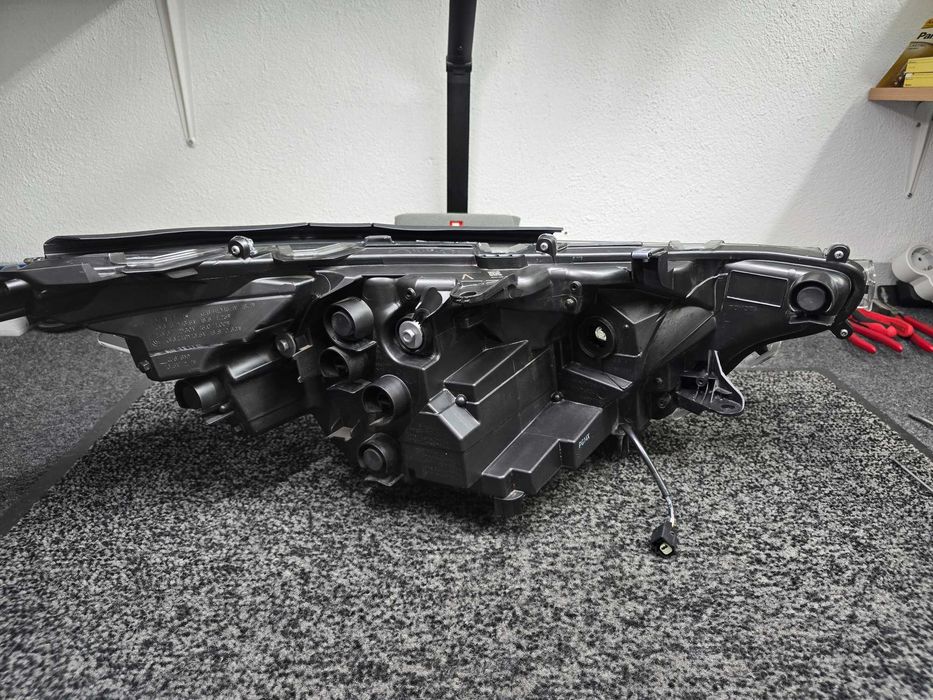 Farol Toyota Rav4 2018